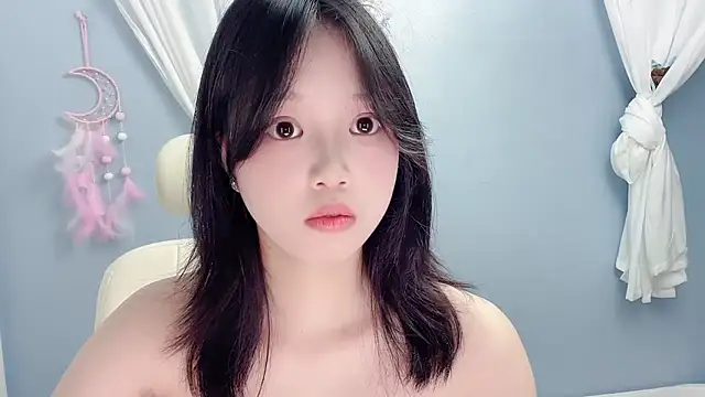 Yanys521 即時 XXX 聊天