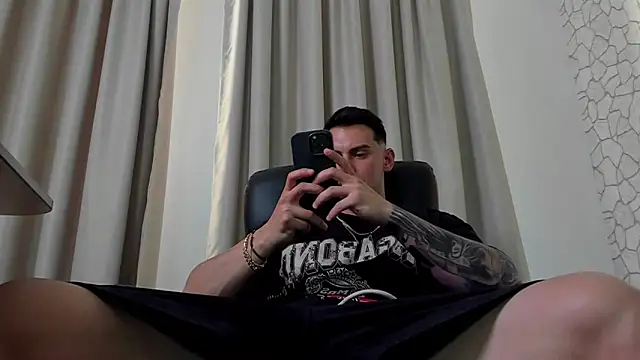 ClintMasters' Live XXX Chat