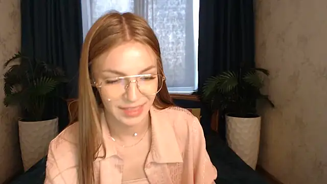 دردشة HitGyrl الجنسية المباشرة