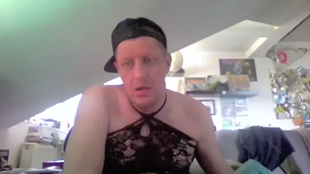 Bigthroaterboy's Live XXX Chat