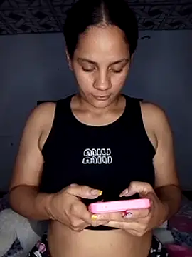 צ'אט XXX בשידור חי של cieloo_777