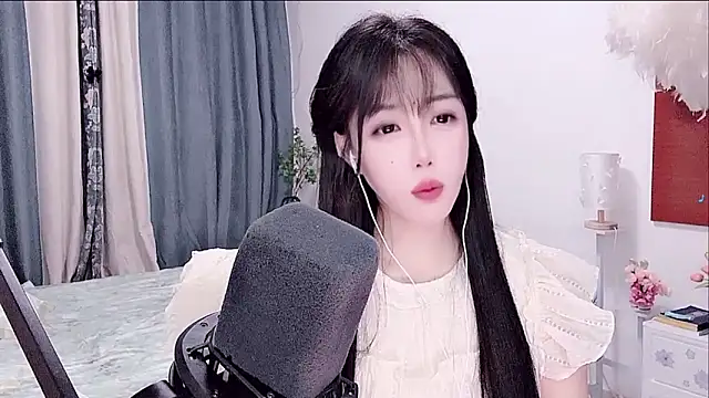 Laura_520 现场XXX聊天