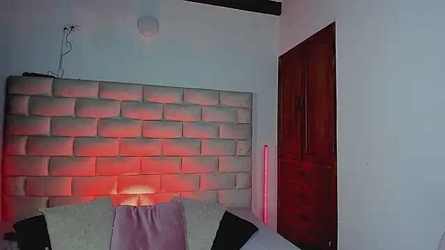 Živý XXX chat HollyGrey_