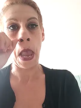 KittyDesiree's Live XXX Chat