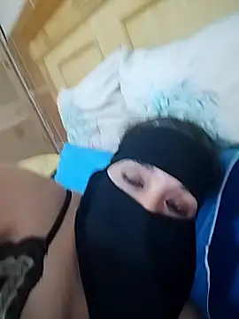 Laty_123 Adlı Modelin Canlı XXX Sohbeti