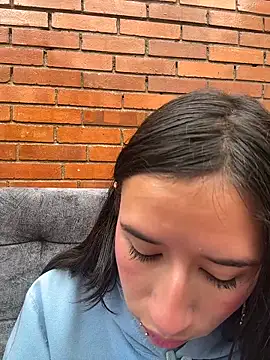 Chat XXX ao vivo de LilyRossi_