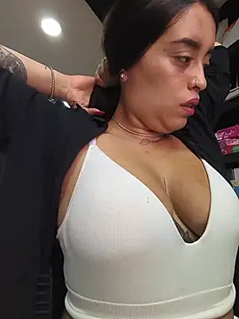 MissNyraSecret Live XXX-chat