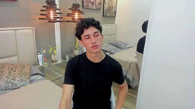 thom_ames XXX чат на живо
