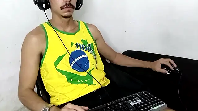 Chat XXX en directo de MagrinhoSaradoo
