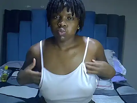 XXX chat uživo modela melanin_moon