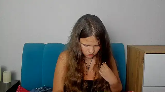 AdeleCruz Adlı Modelin Canlı XXX Sohbeti