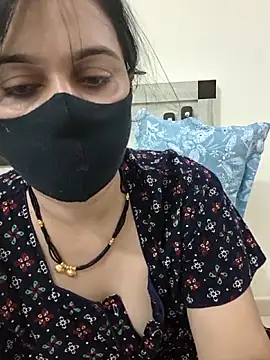 HeartlessGirl Adlı Modelin Canlı XXX Sohbeti