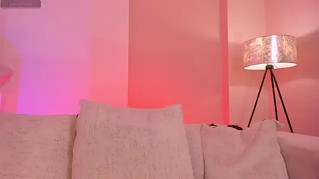 Chatroom XXX en direct de MilaLawrence