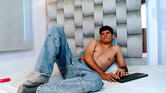 Lucas_Dream Adlı Modelin Canlı XXX Sohbeti
