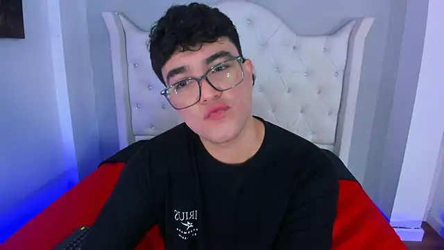 Živý XXX chat Thiago_Monaco