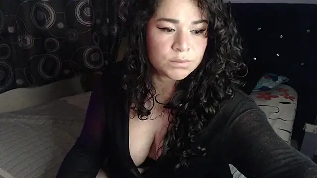 Chatroom XXX en direct de ANGELIQUE_KLANE