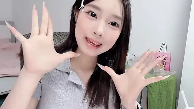 Yoyo33355のライブXXXチャット