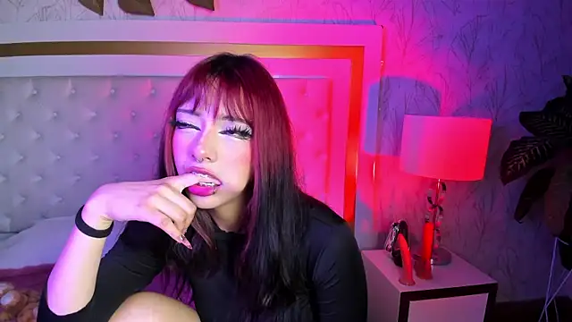 Effy_Kessler live XXX chat