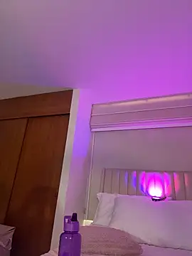 ArianaReynoldss Adlı Modelin Canlı XXX Sohbeti
