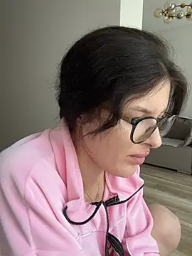 little_belucci's Live XXX Chat