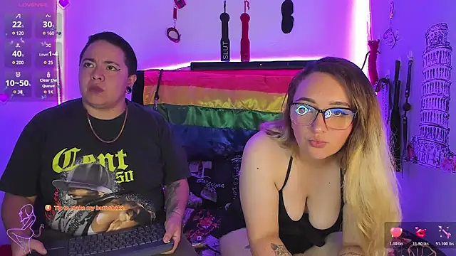 צ'אט XXX בשידור חי של katieeandsharonn