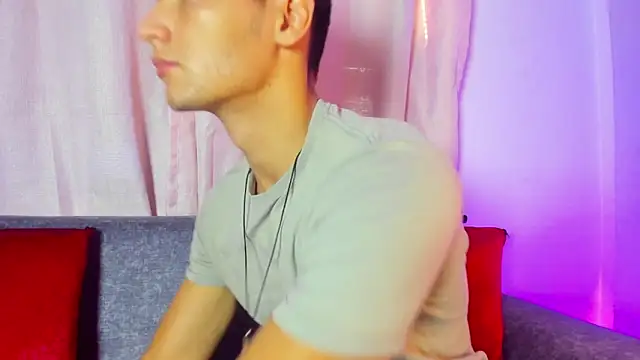 andrewevans46 élő XXX-chatje