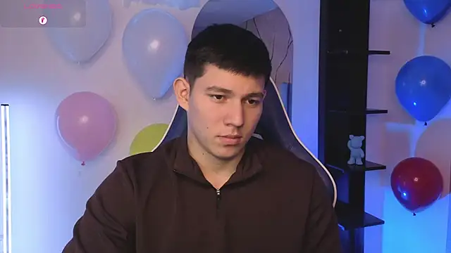 JamesCr_ Chat XXX in diretta