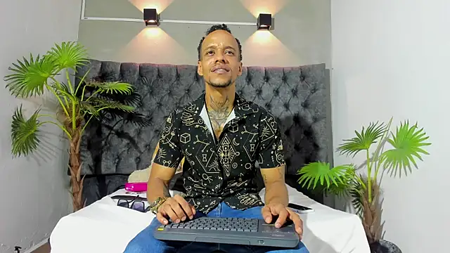 Chat XXX ao vivo de Salomon_koude