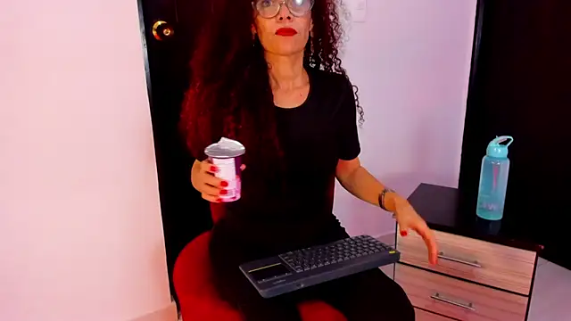 Chat +18 de kataleya_saenz1 ao vivo