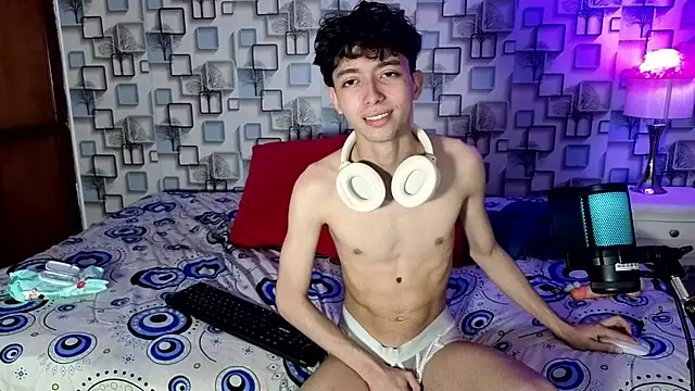 Twink_Sebas7のライブXXXチャット