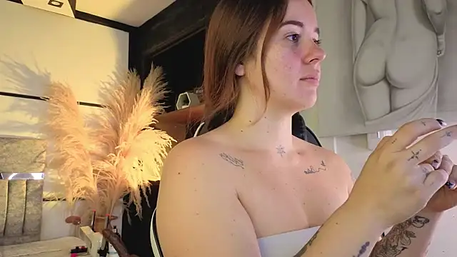 AlliceLover Chat XXX in diretta