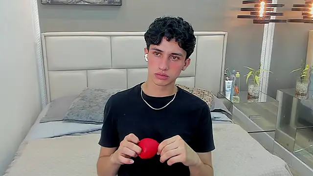 Živý XXX chat thom_ames