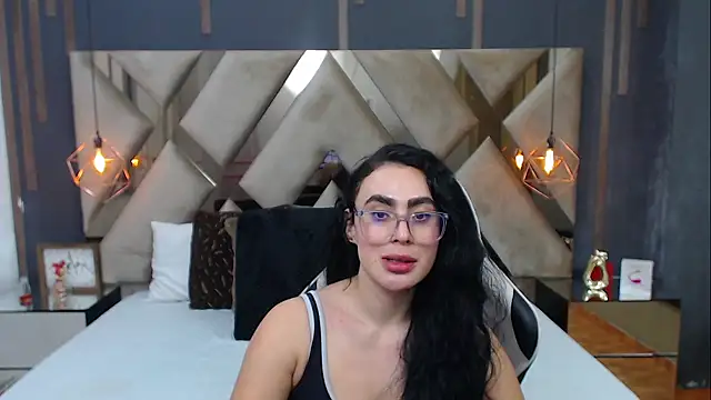 MartinaaFit Adlı Modelin Canlı XXX Sohbeti