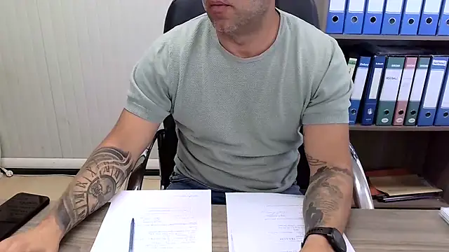 Evasionee Chat XXX in diretta