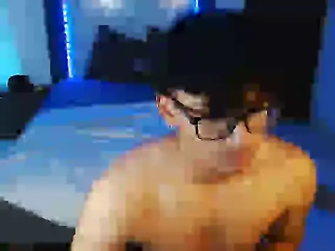 Mr_yisuzz Chat XXX live