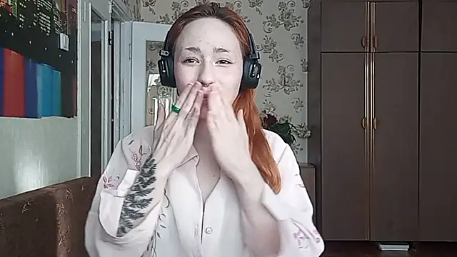 YaniraHeneisen Live XXX-Chat