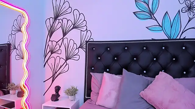 Sweet_Ariadna_'s Live XXX Chat