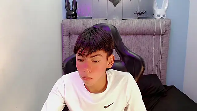 Liarr_ élő XXX-chatje