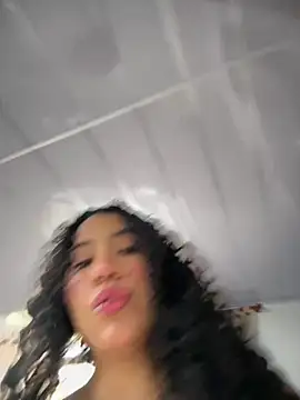 Chatroom XXX en direct de serena_willow