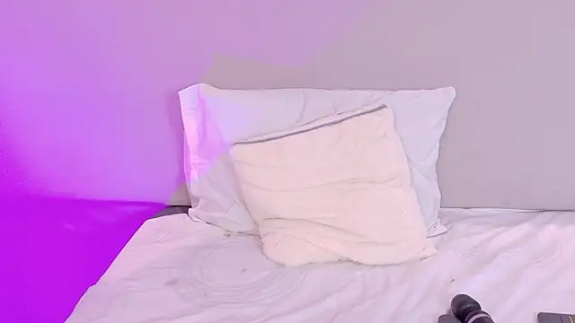 NaomiKlarc Live XXX-Chat