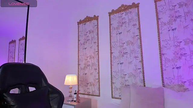 desireee_'s Live XXX Chat