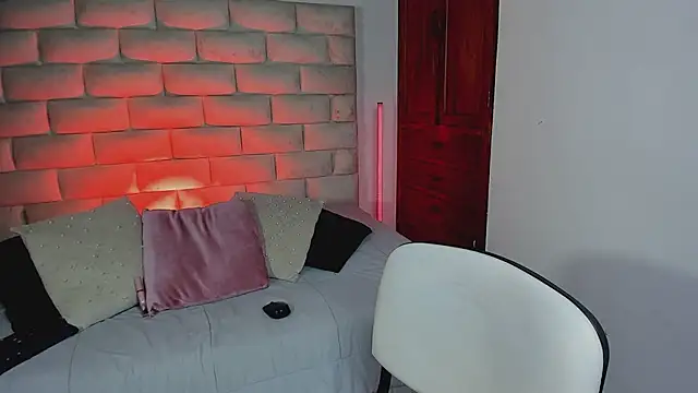 XXX chat uživo modela HollyGrey_