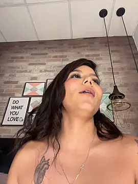CherrySmirkXXX Adlı Modelin Canlı XXX Sohbeti