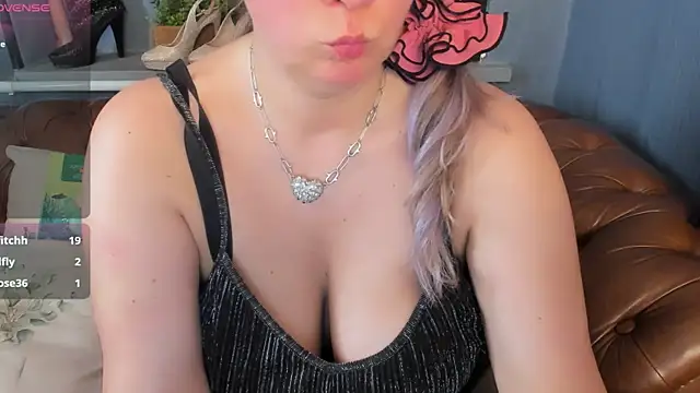 צ'אט XXX בשידור חי של JessicaFoxie