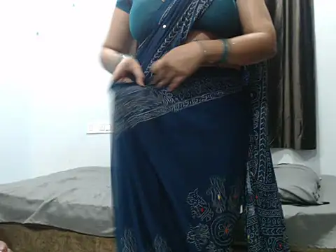 Chat XXX ao vivo de sunitha-3