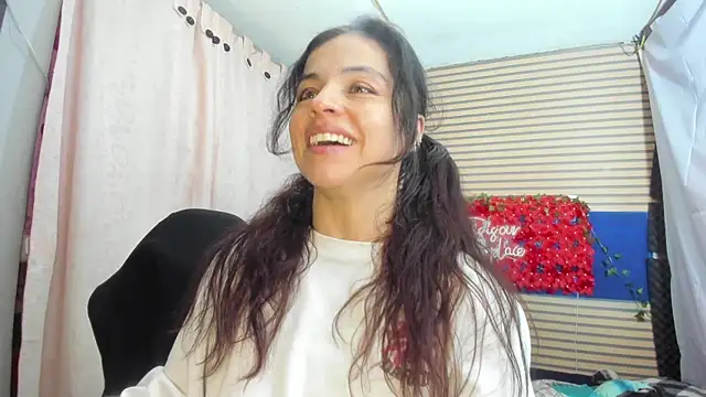 rosse_2504 Chat XXX in diretta