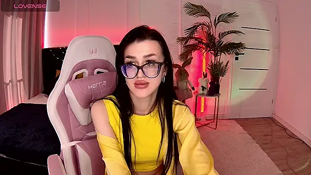 Ariella_Me Adlı Modelin Canlı XXX Sohbeti