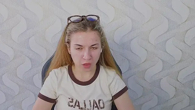 Ulyanixx's Live XXX Chat