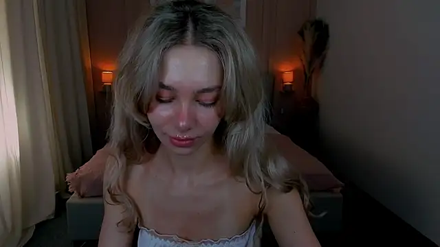 LuluAlis: онлайн-секс-чат