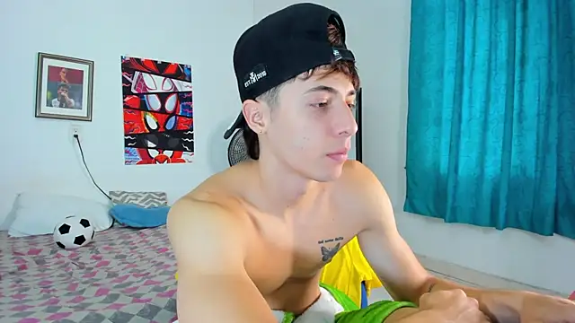 دردشة AlessandroDybala الجنسية المباشرة